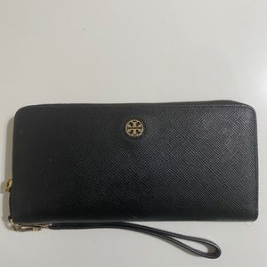 Tory burch wallet